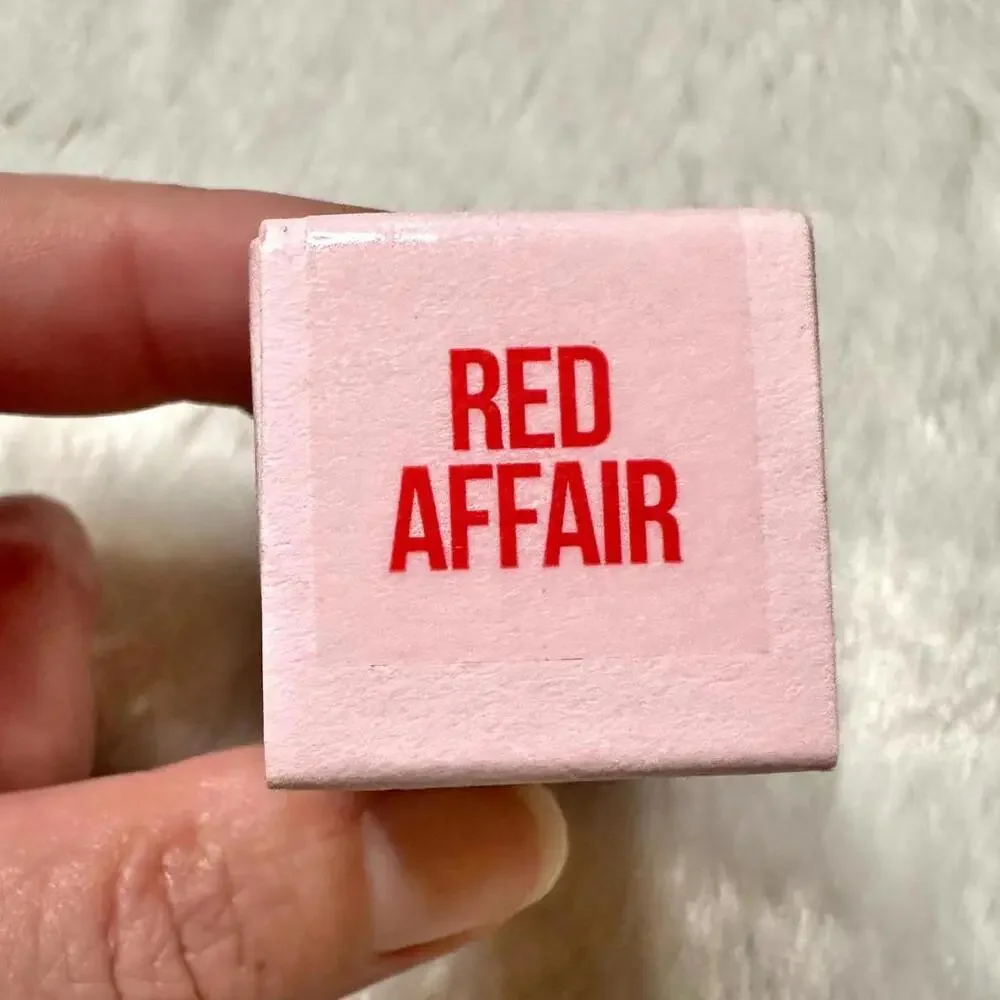 NIB Jeffree Star Red Affair Velvet Trap Lipstick Full Size 4g